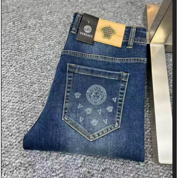 確定となる上品 VERSACE 爽やかなコーデにぴったり ヴェルサーチジーンズ ブランド コピー 激安(日本最大級)
