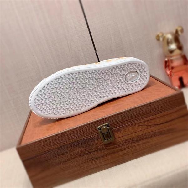 VERSACE ヴェルサーチ カジュアルシューズ コピー 2025人気がますます人気_ブランド コピー 激安(日本最大級)