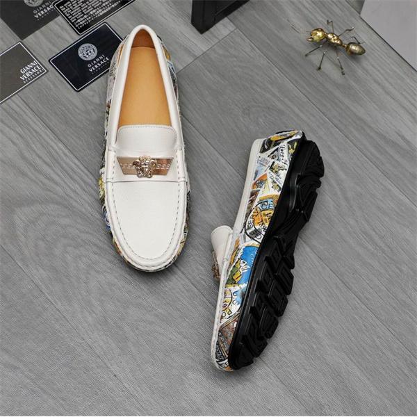 ヴェルサーチビジネスシューズ コピー2025超目玉 カジュアルシューズ 抗菌防臭加工_ VERSACE  激安(日本最大級)