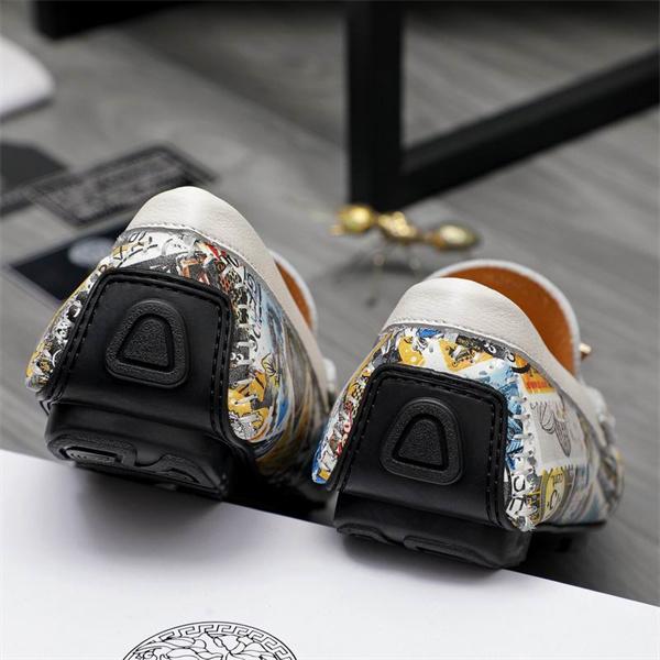 ヴェルサーチビジネスシューズ コピー2025超目玉 カジュアルシューズ 抗菌防臭加工_ VERSACE  激安(日本最大級)