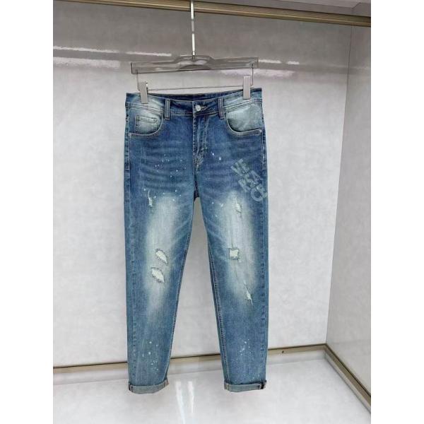 高評価人気品2025話題となる　ヴェルサーチジーンズ　コピー VERSACE__ブランド 激安(日本最大級)