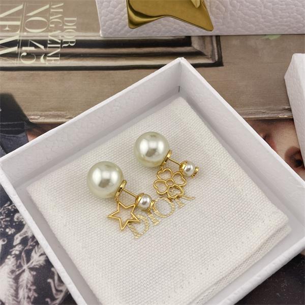 冬の最旬コーデに仕上げる ディオール DIOR ピアスコピー...