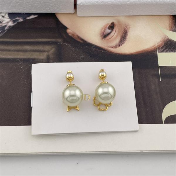 冬の最旬コーデに仕上げる ディオール DIOR ピアスコピー 激安(日本最大級)