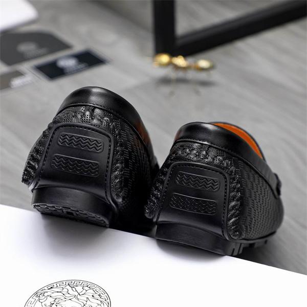 注目度の高い ヴェルサーチ 靴コピーVERSACE 極上シューズ お買い得特価 希少!_ 激安(日本最大級)