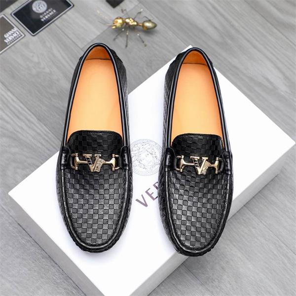 注目度の高い ヴェルサーチ 靴コピーVERSACE 極上シューズ お買い得特価 希少!_ 激安(日本最大級)