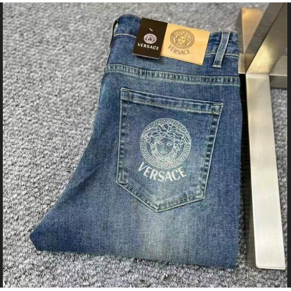 VERSACE 春夏になると流行する ヴェルサーチ ジーンズ_ブランド コピー 激安(日本最大級)