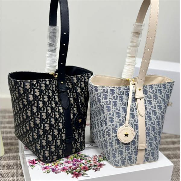 手持ち2025-26新作 大人キレイに仕立てる ディオール ...