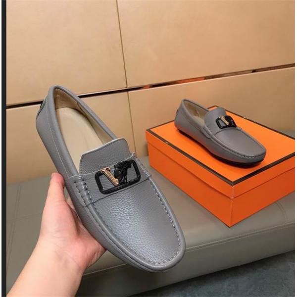 新着2025セール ブランドスタイルが継続的に人気 VERSACE ヴェルサーチビジネスシューズコピー 激安(日本最大級)