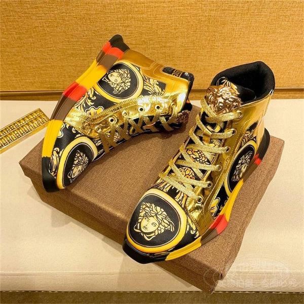 重宝してくれる　2025 VERSACE ヴェルサーチ ハイ...