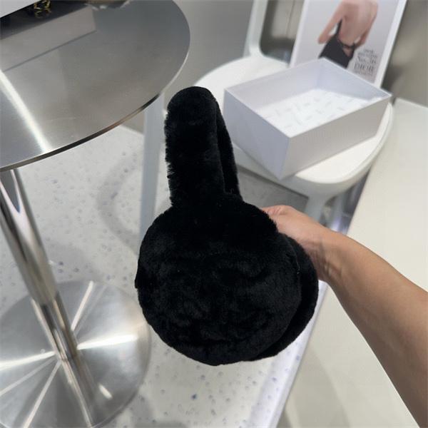 今季秋冬トレンド最安値 耐久性保温アイテムシャネルイヤーマフラー  コピー 通販