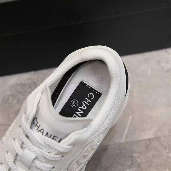 最新☆☆シャネルスニーカーコピー 秋冬ファッションの幅が広がる ブランド コピー 激安(日本最大級)
