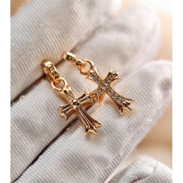 驚きの破格値新品クロムハーツピアス CHROME HEARTS ブランド コピー 激安(日本最大級)