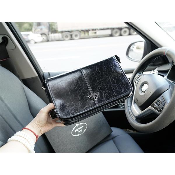 大人気 プラダショルダーバッグコピー PRADA 普段見ないデザインばかり  価格帯が低い_ブランド激安通販 専門店