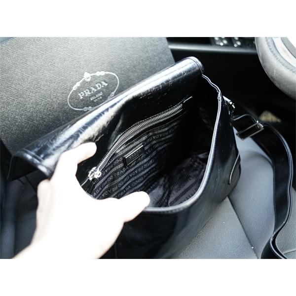 大人気 プラダショルダーバッグコピー PRADA 普段見ないデザインばかり  価格帯が低い_ブランド激安通販 専門店