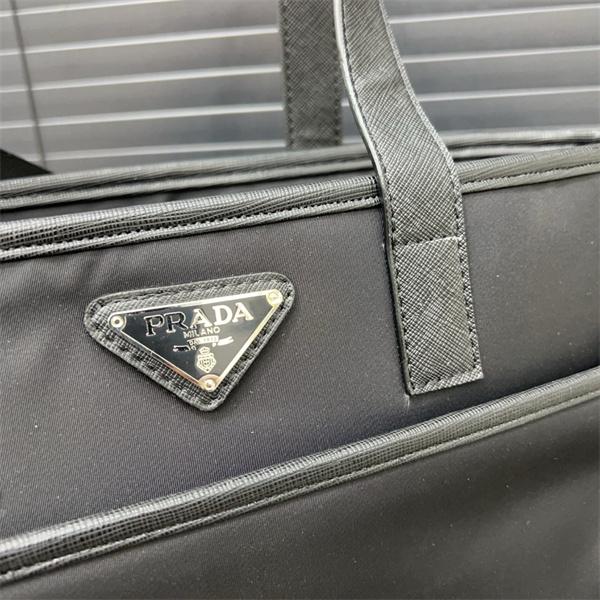 プラダビジネスバッグコピー手頃価格でカブり知らず  PRADA 通勤通学どちらでも使え ハンドバッグブランド激安通販 専門店