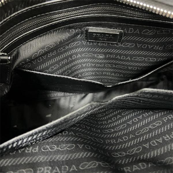 プラダビジネスバッグコピー手頃価格でカブり知らず  PRADA 通勤通学どちらでも使え ハンドバッグブランド激安通販 専門店