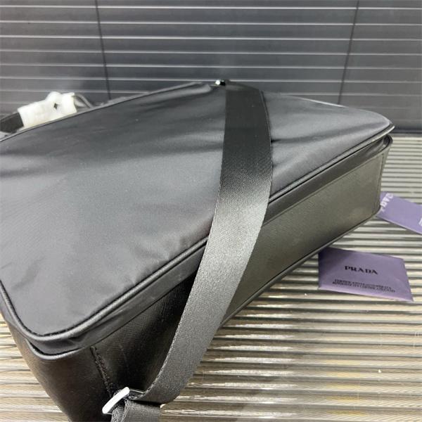 プラダビジネスバッグコピー手頃価格でカブり知らず  PRADA 通勤通学どちらでも使え ハンドバッグブランド激安通販 専門店