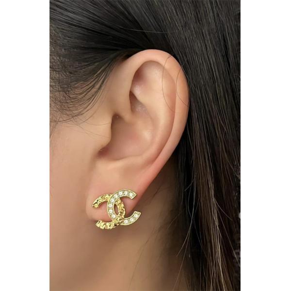 シャネルピアスコピー この秋におしゃれでかわいい着こなし激安(日本最大級)