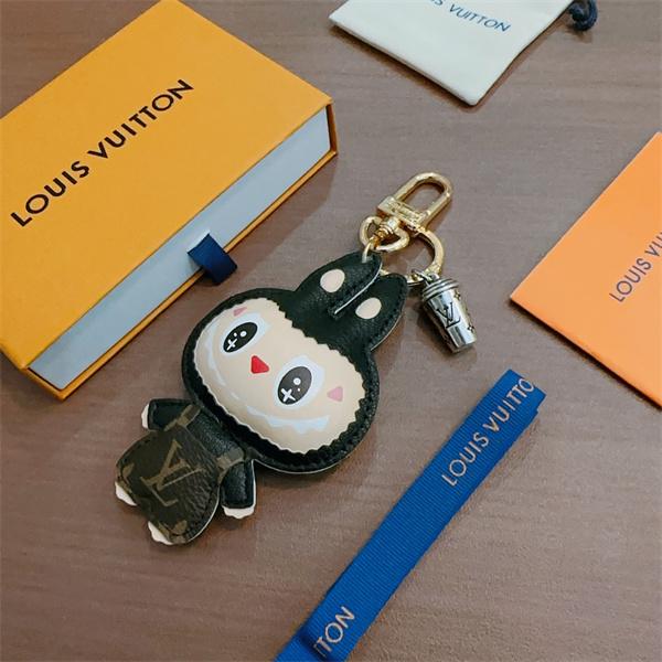 Labubu x LVコラボ上品☆☆大人の軽やか春夏コーデ ルイ ヴィトンキーホルダー コピー 激安(日本最大級)