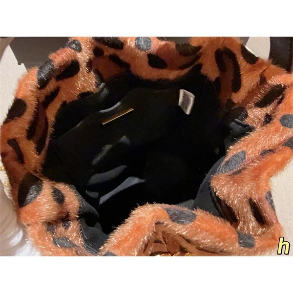 プラダショルダーバッグコピー 2WAY 優良品レディースバッグ激安通販 専門店