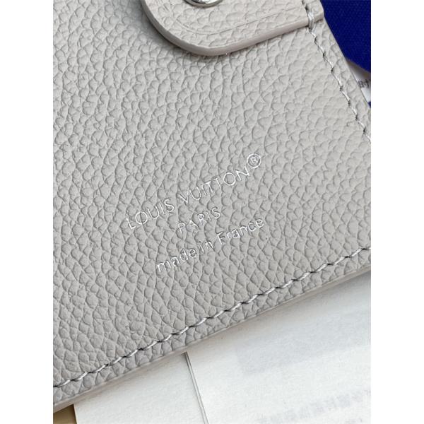M13797 大人気　ルイヴィトン財布コピー 収納力抜群の長財布 モノグラム ヴェルニ ポルトフォイユ・サラ  激安(日本最大級)