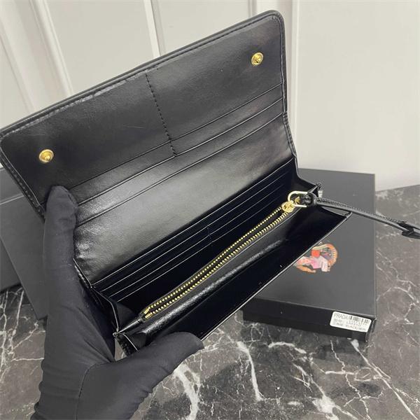 プラダ 2025-26年春夏新作  長財布 偽物 レディース財布スーパーコピーブランド激安通販 専門店