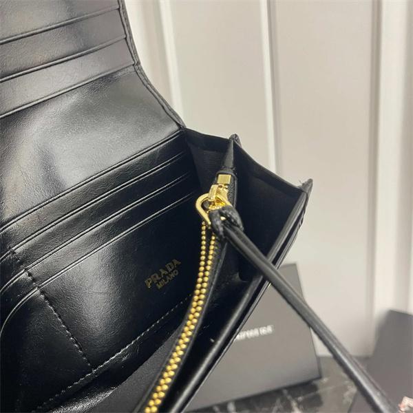 プラダ 2025-26年春夏新作  長財布 偽物 レディース財布スーパーコピーブランド激安通販 専門店