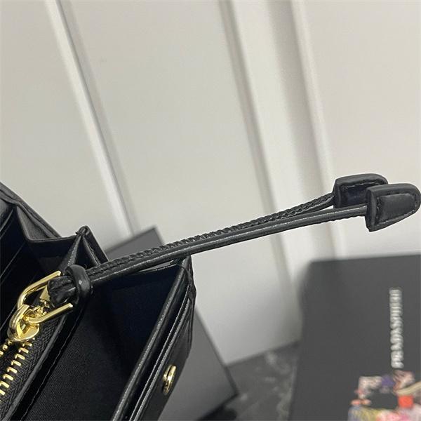 プラダ 2025-26年春夏新作  長財布 偽物 レディース財布スーパーコピーブランド激安通販 専門店