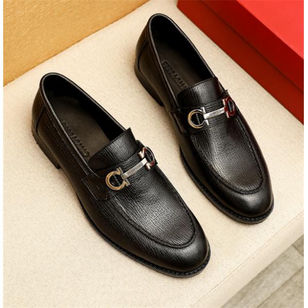 おしゃれに着こなせる FERRAGAMO ビジネスシューズコ...