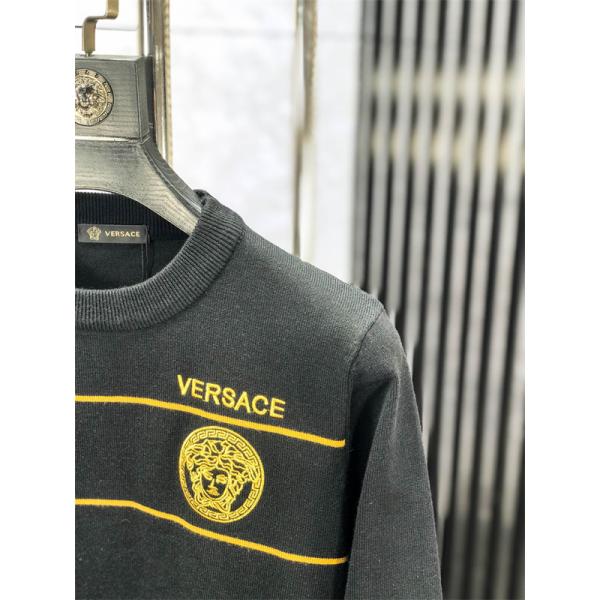 2025秋冬におすすめ着こなし VERSACE ヴェルサーチセーターコピー 激安(日本最大級)