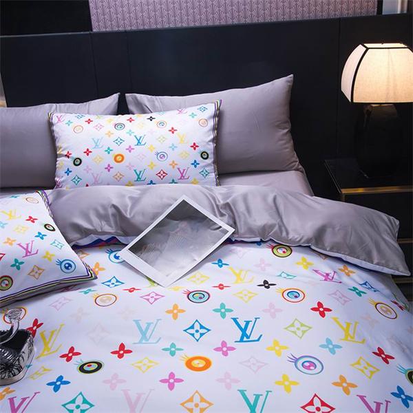 驚きの破格値セール爽やか清潔感ヴィトン4点セット スーパーコピーシングルサイズ