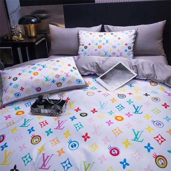 驚きの破格値セール爽やか清潔感ヴィトン4点セット スーパーコピーシングルサイズ