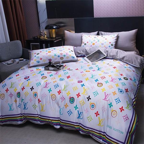 驚きの破格値セール爽やか清潔感ヴィトン4点セット スーパーコピーシングルサイズ