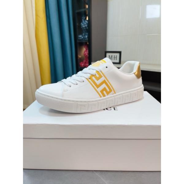 人気セール カジュアルスタイルローカットVERSACEヴェルサーチスニーカーコピー 通販男性用ベーシックアイテム