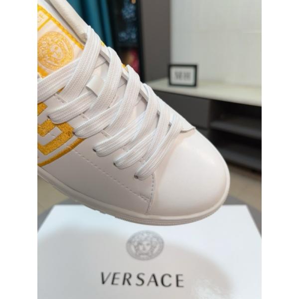 人気セール カジュアルスタイルローカットVERSACEヴェルサーチスニーカーコピー 通販男性用ベーシックアイテム