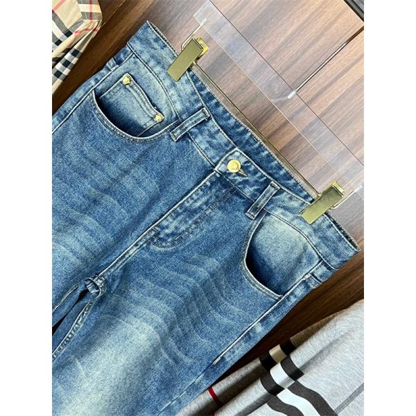 VERSACE 上品な輝きを放つ形春夏 ヴェルサーチジンーズスーパーコピー メンズ ストリート感あふれる