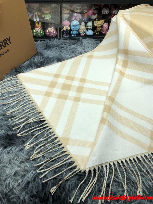 BURBERRY バーバリー コピー 上質 温か素材 ベージュ チェック ストール 冬コーデ向き