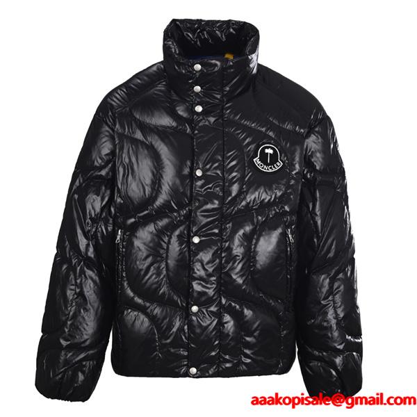  MONCLER モンクレール 偽物 機能 ブラック ショート ダウンジャケット 冬向けアウター