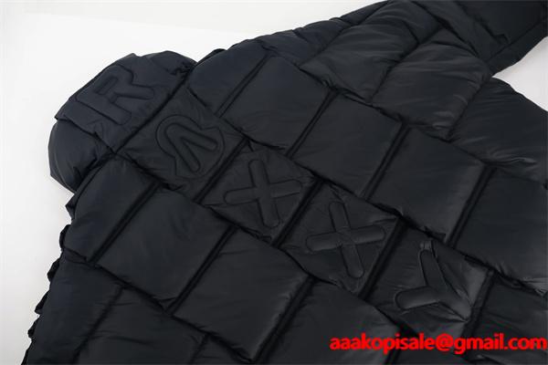 話題モデル ブラック ダウンジャケット 防寒向け MONCLER モンクレール スーパーコピー