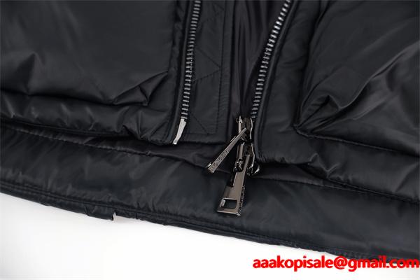 話題モデル ブラック ダウンジャケット 防寒向け MONCLER モンクレール スーパーコピー