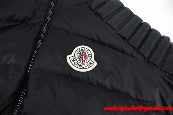 話題モデル ブラック ダウンジャケット 防寒向け MONCLER モンクレール スーパーコピー