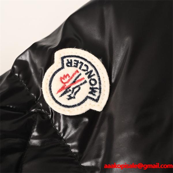 プレミアム ブラック フード ダウンジャケット 2026冬定番 MONCLER モンクレール 偽物