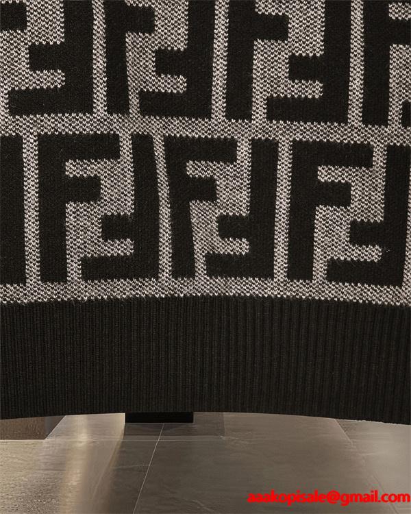 ニット セーター メンズ FFロゴ 総柄 グレー  長袖 FENDI フェンディ コピー