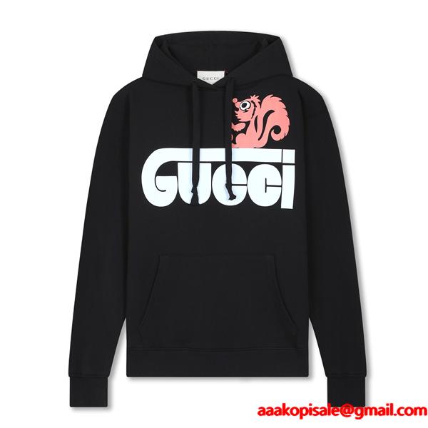 グッチ コピー GUCCI ロゴデザイン パーカー ブラック アイキャッチ 力強い