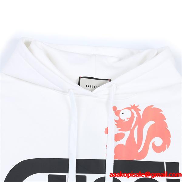 グッチ コピー GUCCI ロゴデザイン パーカー ブラック アイキャッチ 力強い