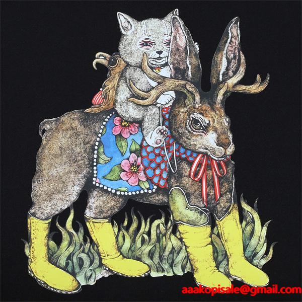 GUCCI グッチ コピー アートモチーフ パーカー ホワイト 温もり 個性的 ナチュラル