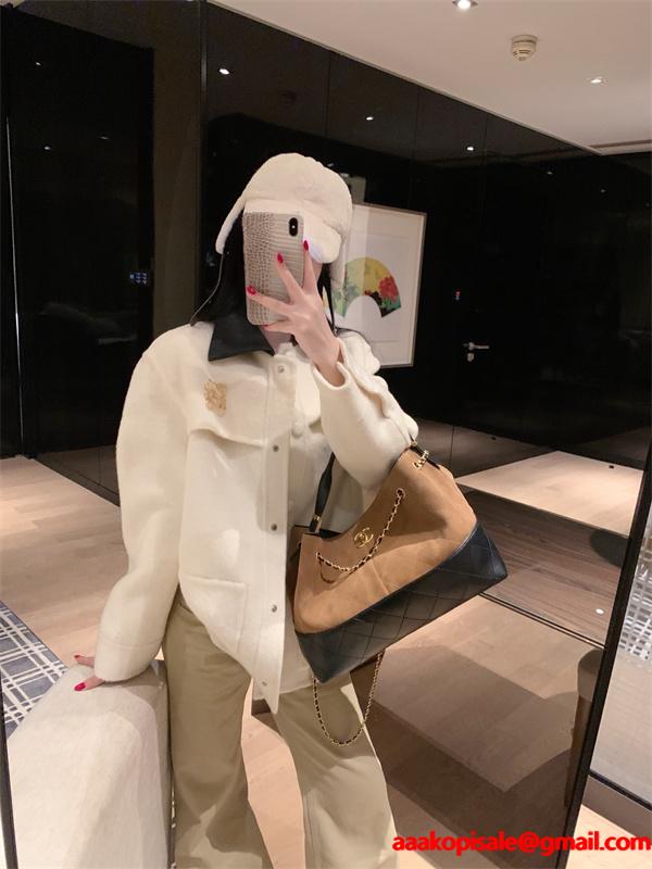 ３点セット LOEWE ロエベ スーパーコピー 秋冬映え アイボリー コート 上質素材 高級感 注目