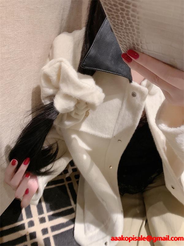 ３点セット LOEWE ロエベ スーパーコピー 秋冬映え アイボリー コート 上質素材 高級感 注目