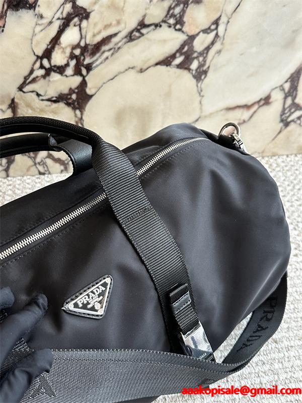 高級感 溢れる シャープな PRADA プラダ コピー デザイン ダッフルバッグ ブラック 人気商品