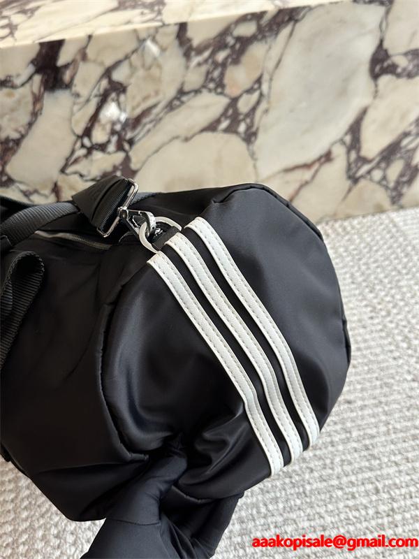 高級感 溢れる シャープな PRADA プラダ コピー デザイン ダッフルバッグ ブラック 人気商品